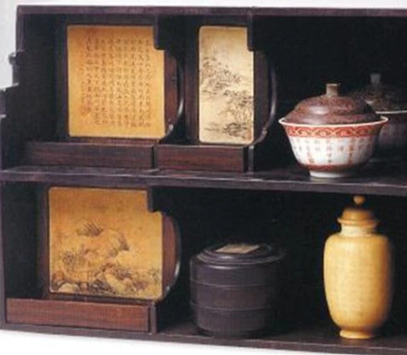 What Did Ancient Chinese Use Instead of Wardrobes?