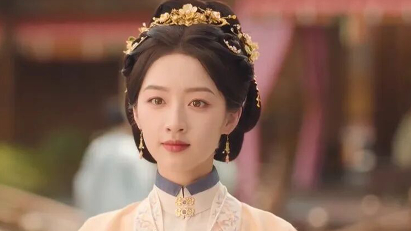 What Does a Young Lady’s Hairstyle Reveal in a Historical Drama?