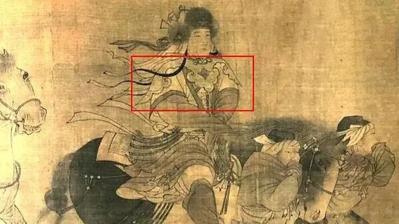 Why Does Male Lead Deng Kai Wear a Cloud Collar?