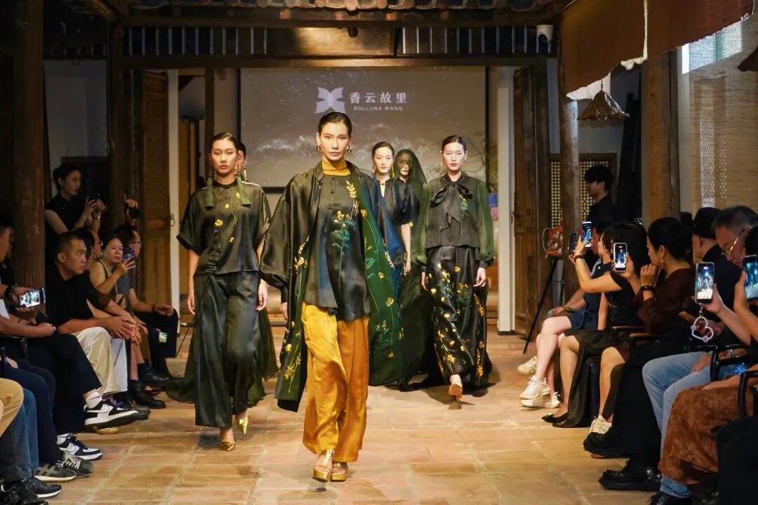 Explore the Shunde Lunjiao Xiangyunsha Creative Park