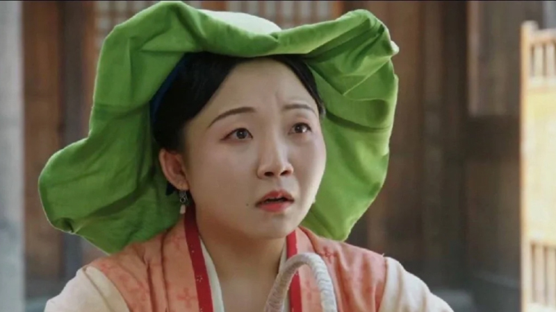 Lotus Leaf Hats: Ancient China's Coolest Summer Secret?