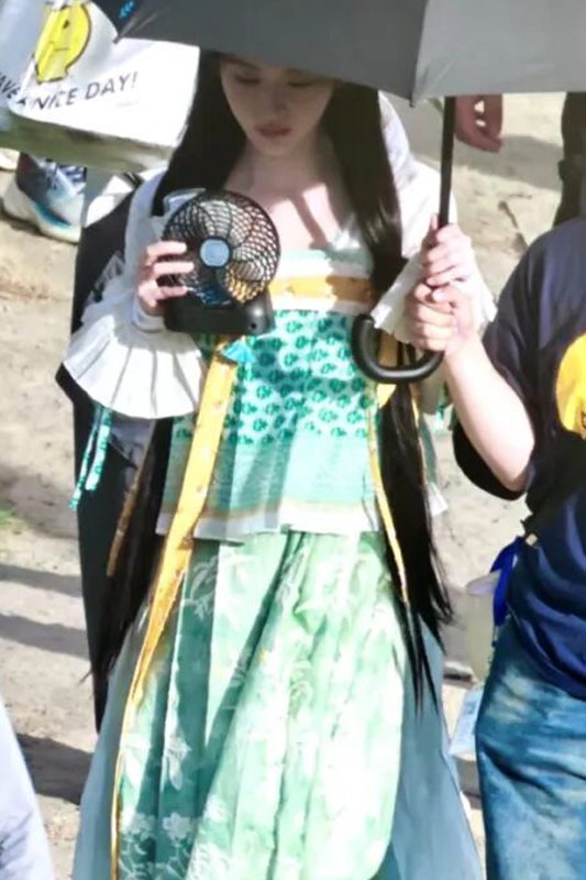 What Ju Jingyi's Layered Look Reveals About Tang Fashion
