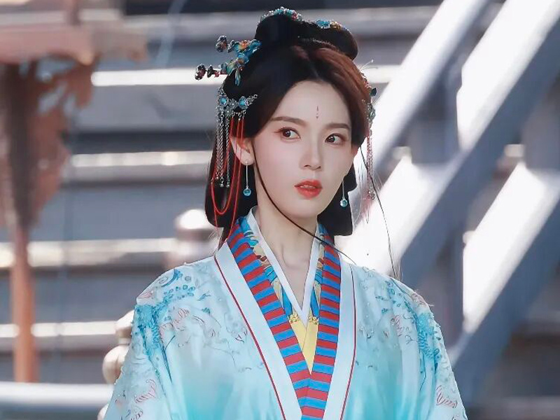 Why Chen Yao’s Ancient Stripes Look Modern