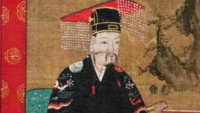 Why Do Chinese Emperors Wear Patches?