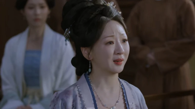 Why Does Lady Hu Fall in Spring of the Blade?