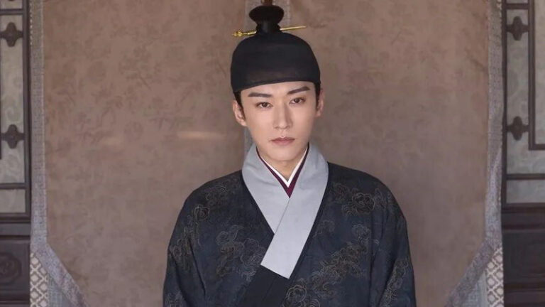 Why Does White Cloth Guard Lin Jinqi's Collar?