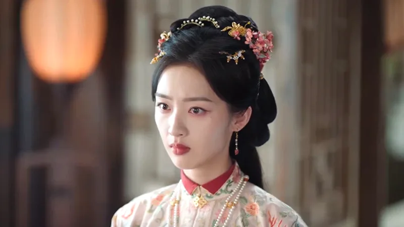 Why Fu Tingyun's Collar Flips Out