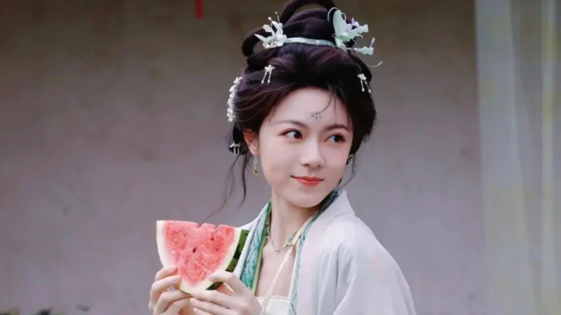 Why Zhao Jinmai's Jiangnan Look Echoes Xue Baochai