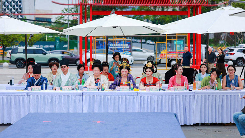 Chengdu Hanfu Contest Opens Autumn Culture Season