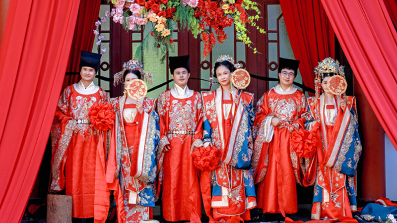 Danzhou Couples Wed in Song Rites at Dongpo Academy