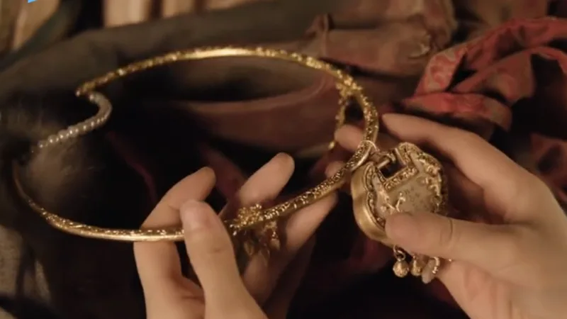 Did Motherly Love Fail Wei Rao in Where the Mask Ends?