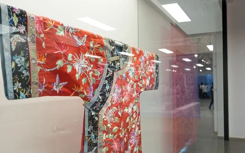 Fish Skin Robes Meet Silk at Beijing Fashion Institute