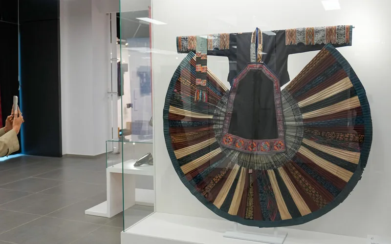 Fish Skin Robes Meet Silk at Beijing Fashion Institute