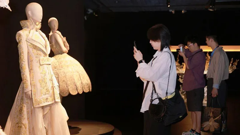 Guo Pei Show Lands 200 Works at China Silk Museum