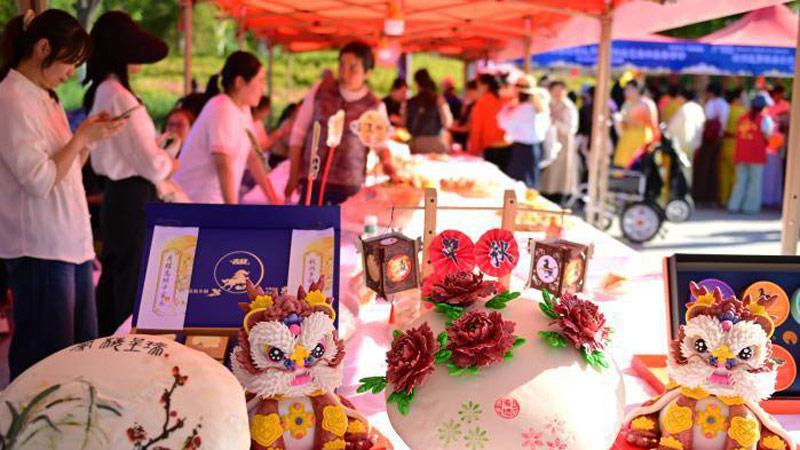 Liangzhou Big Mooncakes Headline Gansu Mid-Autumn Fete
