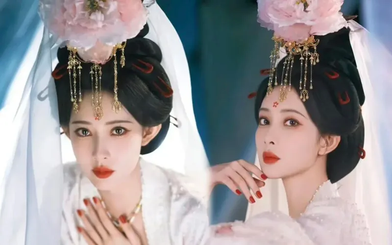 Over‑Decorated Beauty in Tigers Sniff the Rose