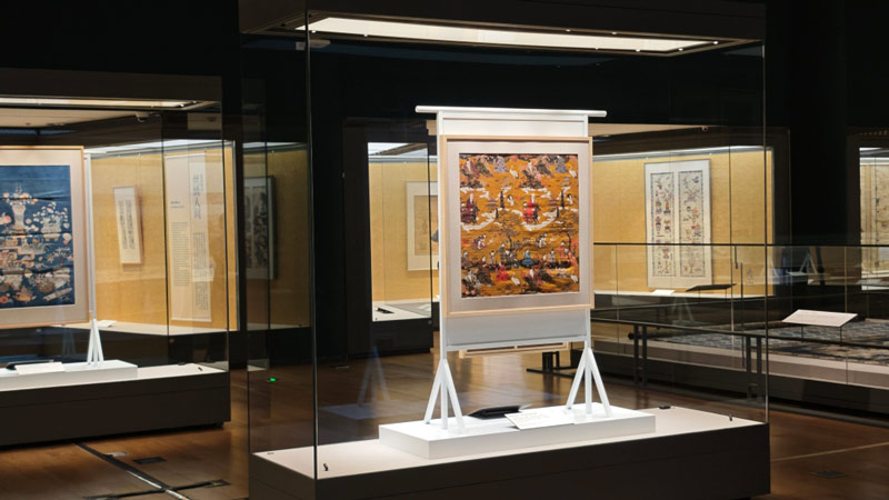 Step Inside This Rare Bian Embroidery Masterwork