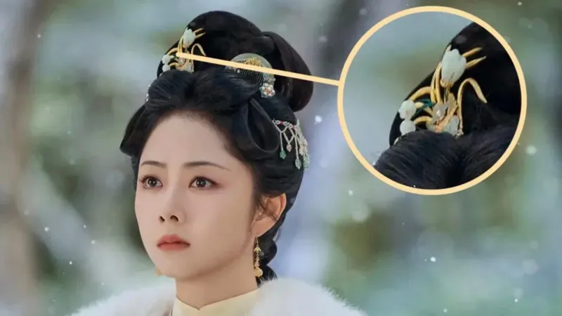 Velvet‑Flower Hair Ornaments in Against the Current