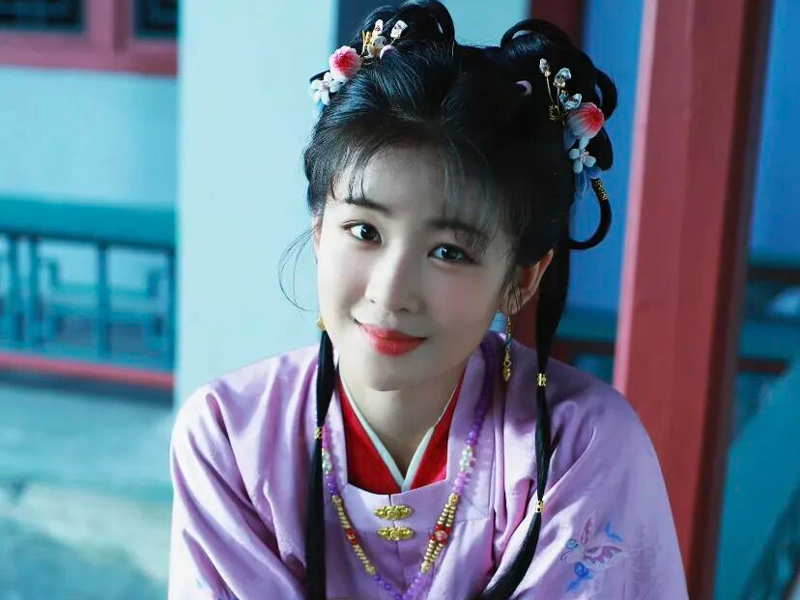 What Do Ancient Hairstyles Tell Us in Against the Current?