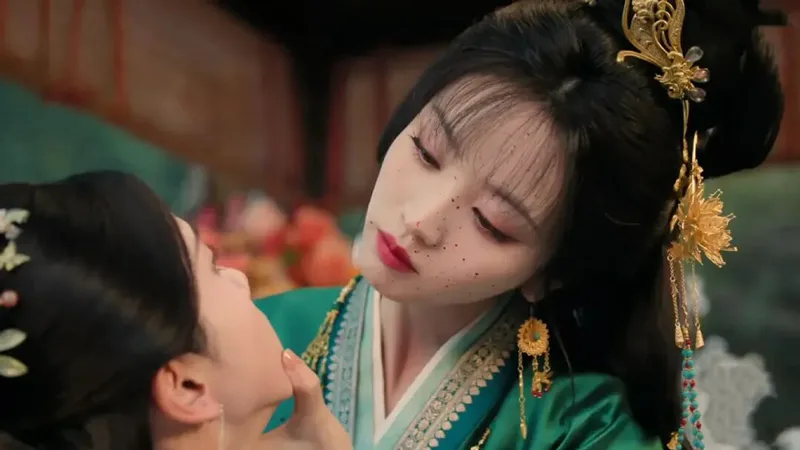 Who Really Swapped the Heiress in Where the Mask Ends?