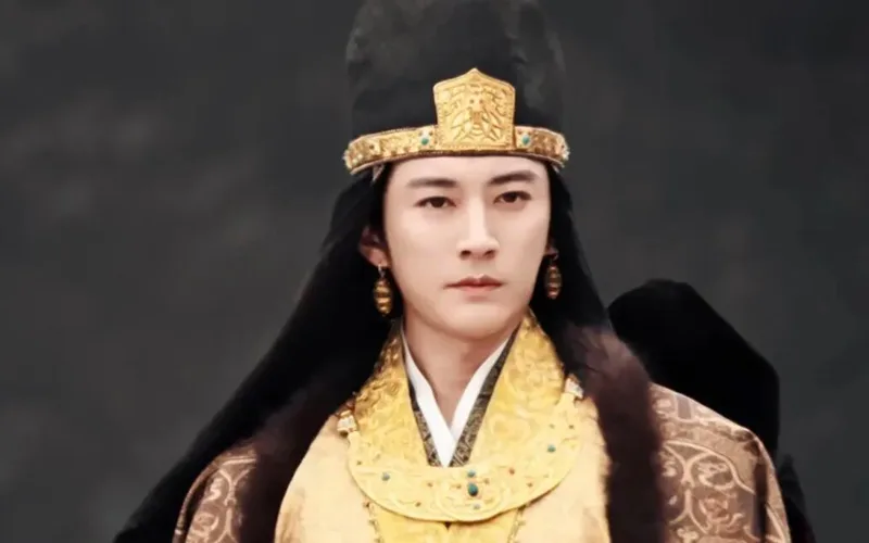 Why Did Jiangshan Datong's Emperor Wear Earrings?