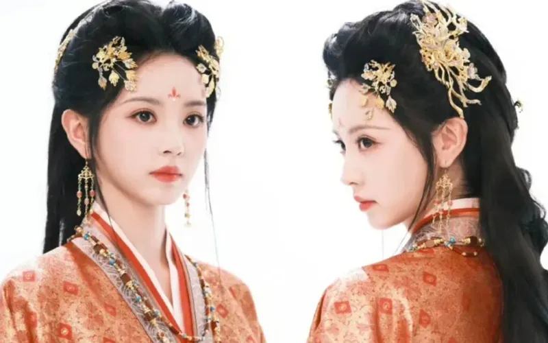 Why This Leaf Hairpin Looks So Fresh