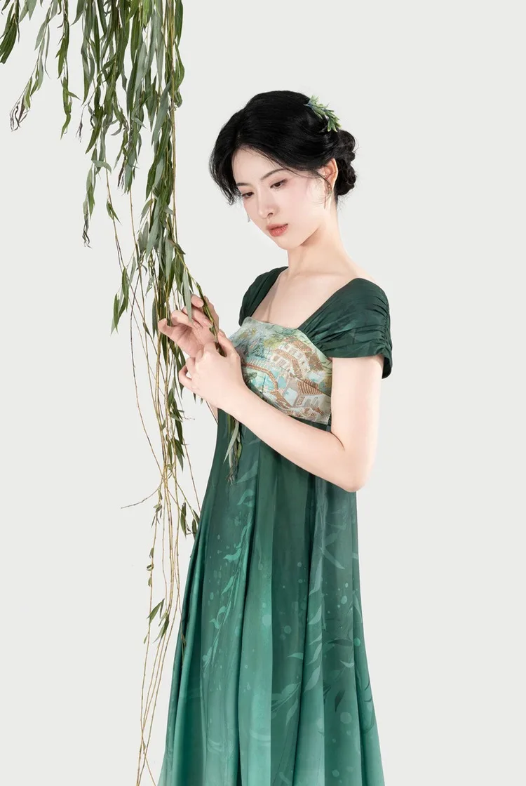 Front view of the gradient qixiong dress with the willow branch