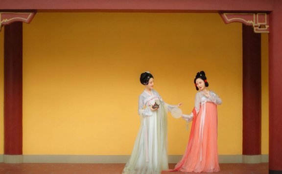 What is a Hanfu Clothing? - Traditional Chinese Costume