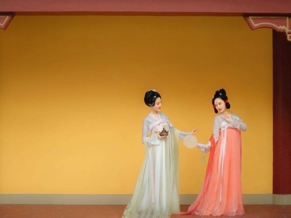 What is a Hanfu Clothing? - Traditional Chinese Costume