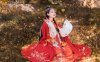 Hanfu Photo | Golden Leaves and Cloaks Girl