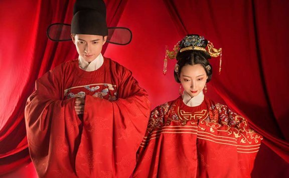 What is Traditional Chinese Wedding Dress?