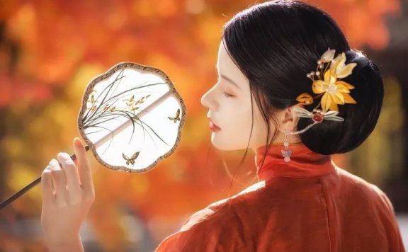 Glimpse | Hanfu Ming-style Girl