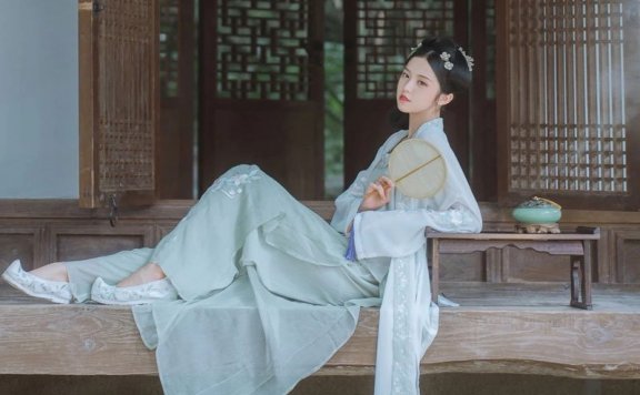 The 4 Most Han Clothing Shoes worn by Hanfu Girls