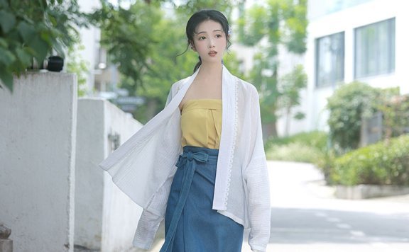 How to Match Hanfu Outfits for the Workday