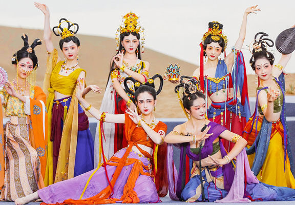 Dunhuang Style Costume Show in the Desert Grand Opening