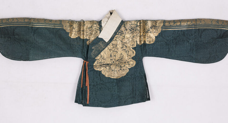 The Elegance of Chinese Costume