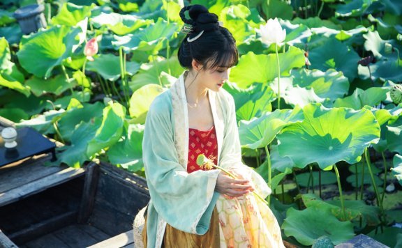 Jiang Xun Qian - Talented Girl That Focuses on the Traditional Cuisine and Crafts