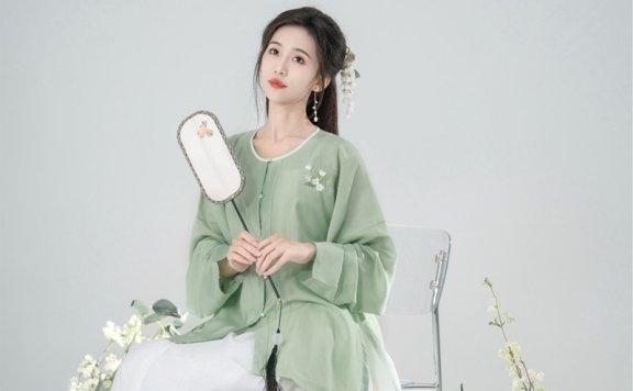 Embrace the Grace of Summer Hanfu Fabrics: The Perfect Blend of Tradition and Comfort