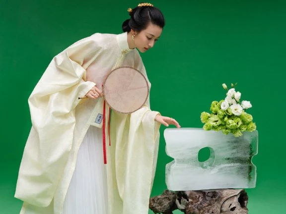 Stunning Hanfu Photography that Transports You into the Glamorous World of Ancient China