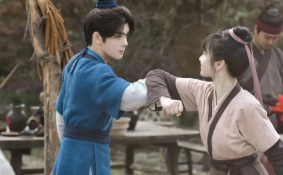 Did Ancient Commoners Really Only Wear Coarse Linen?