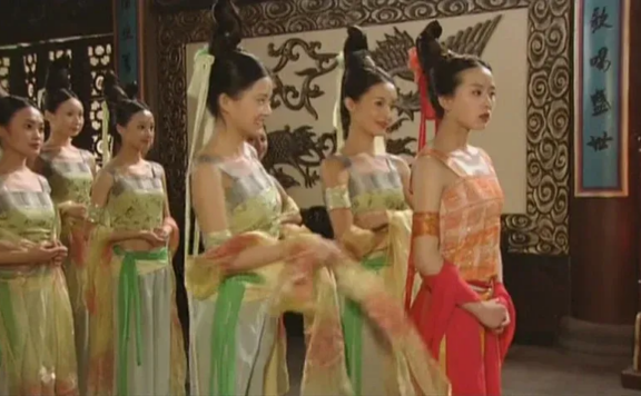 Liu Shishi's Strappy Bustier: the Special Chinese Underwear