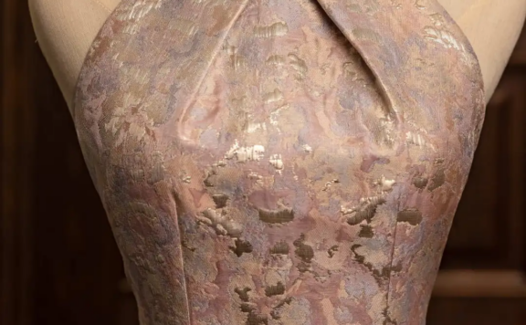 Explore the Chinese Color - Hidden in Cheongsams