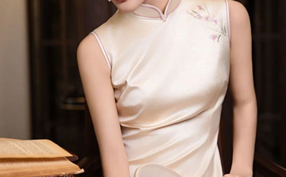 A Showcase of Summer Qipao