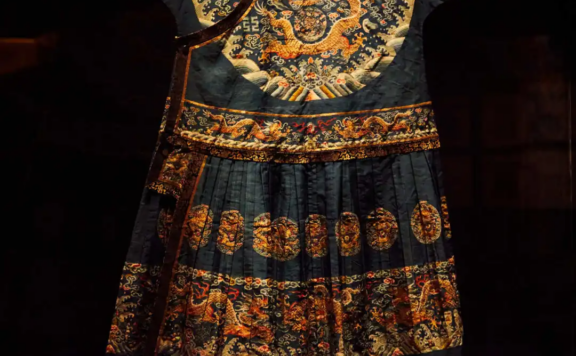 An Unmissable Exhibition of Qing Dynasty Court Embroidery