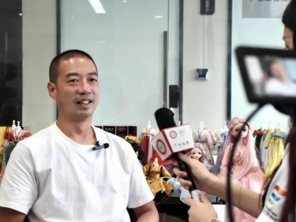 Hong Kong Designer Li Boheng Weaves Silk Legacy in Nansha