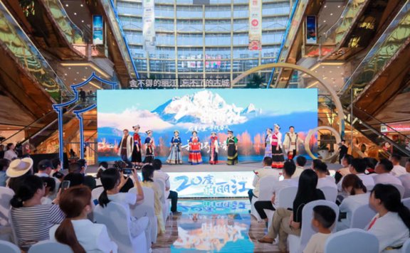 Escape the Sizzle: Discovering Lijiang’s 20°C Summer Sanctuary