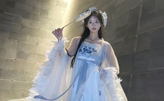 Wearing History: How Hanfu Reshapes Fashion and Identity