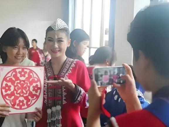 Pu'er and Laotian Youth Exchange Through Tea and Coffee Culture