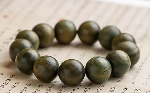 Green Sandalwood: Your Ancient Path to Peace and Vitality!