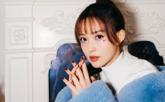 Meng Ziyi's Mastery of Fashion, Comedy, and Versatile Star